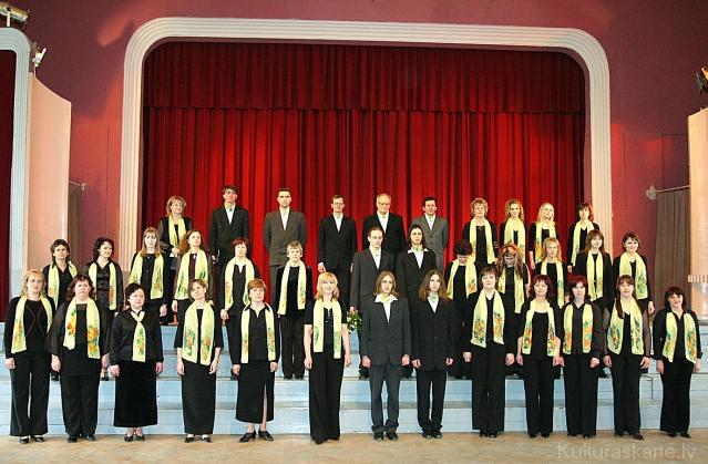 Raunas jauktais koris